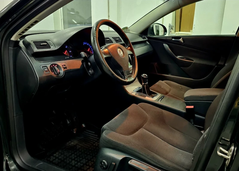 VW Passat, снимка 8 - Автомобили и джипове - 52632244