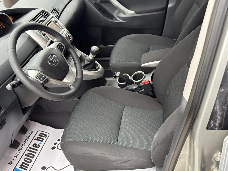 Toyota Verso  1.6 i 7места, снимка 6 - Автомобили и джипове - 53211182
