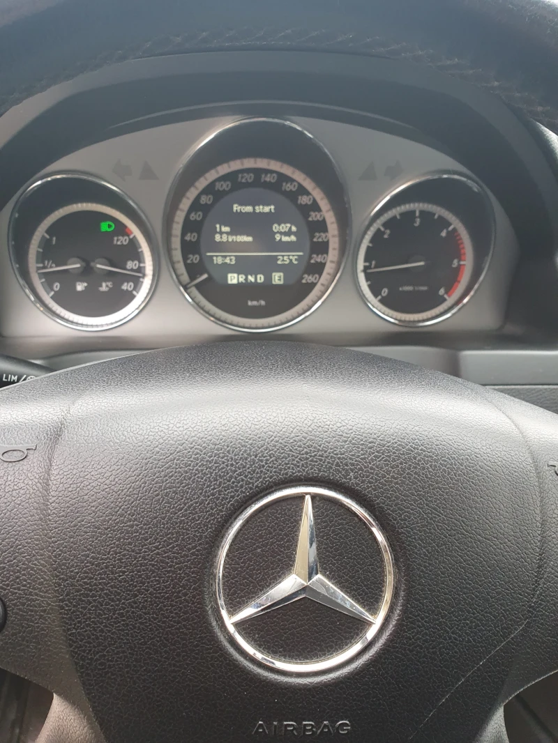 Mercedes-Benz C 220, снимка 9 - Автомобили и джипове - 53362392