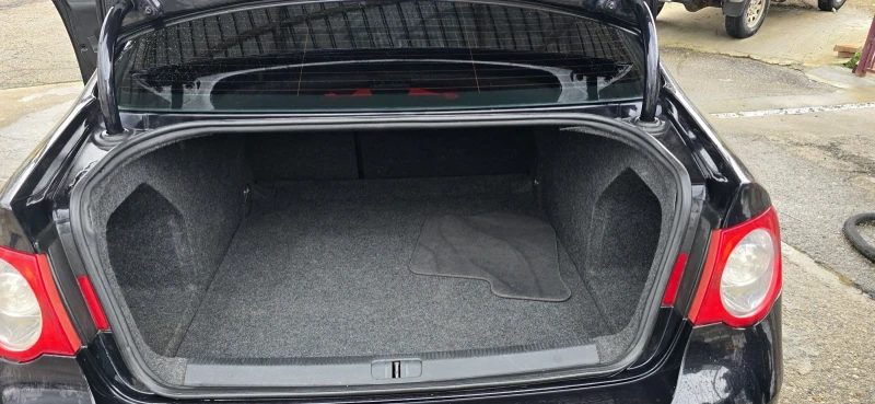 VW Passat 1.9TDI, снимка 12 - Автомобили и джипове - 53455852