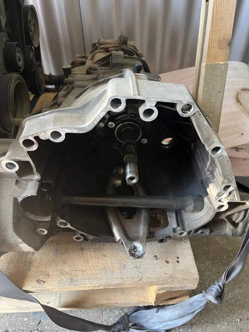 Audi A4 2.0 TDI, 6 степенна ръчна скоростна кутия., снимка 17 - Автомобили и джипове - 53496479