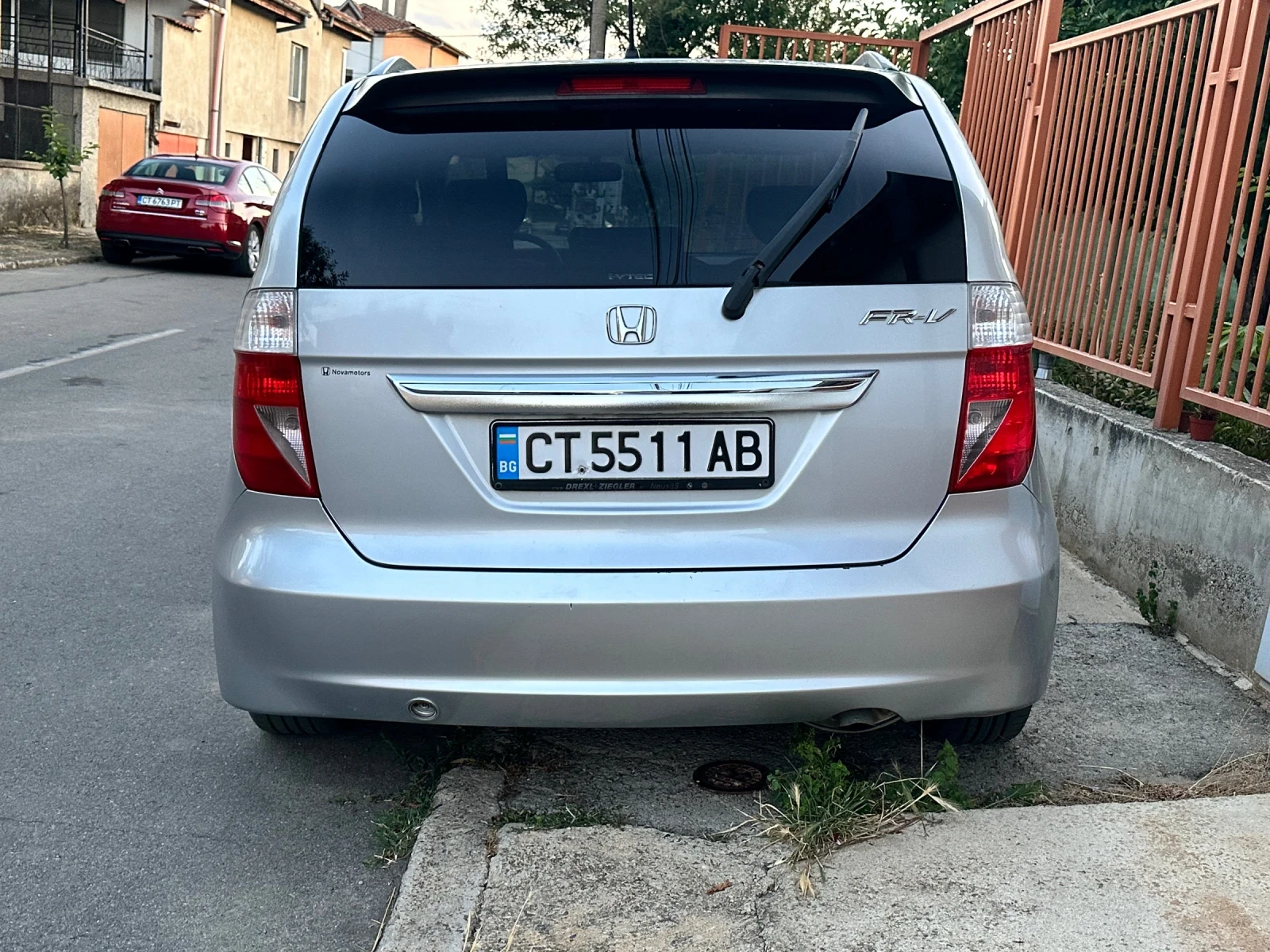 Honda Fr-v 2.0 - изображение 3