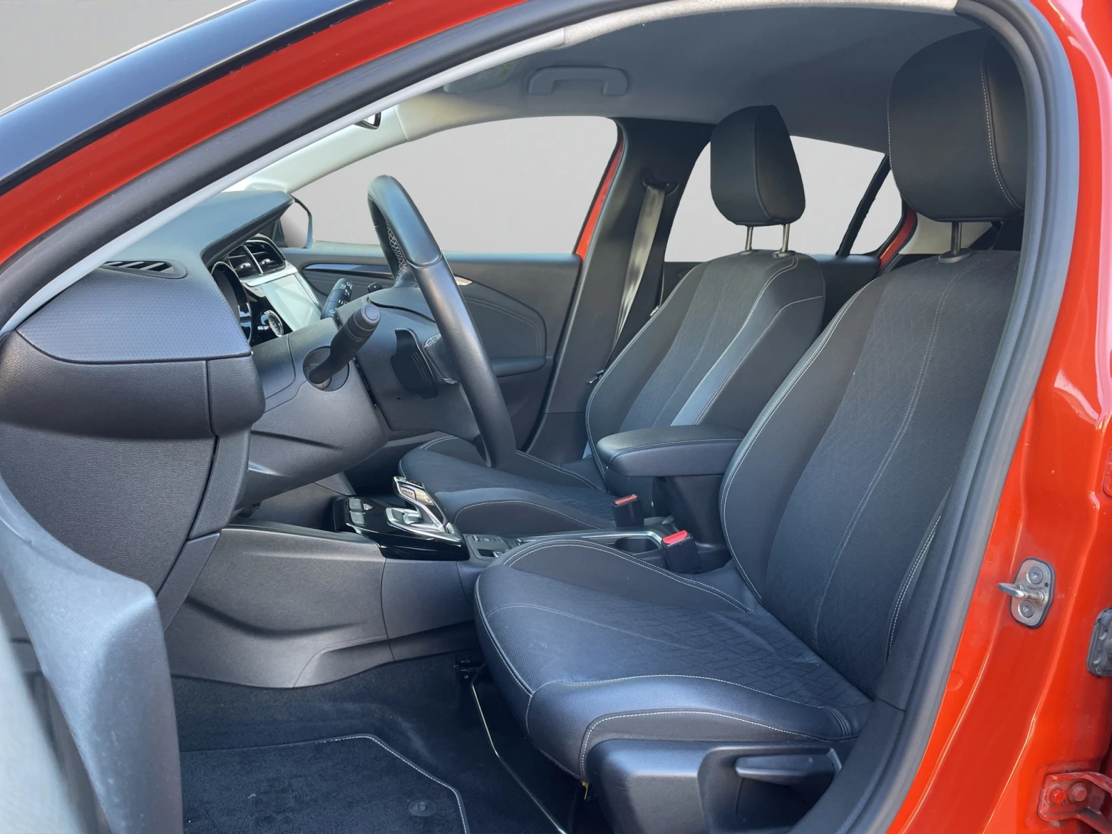 Opel Corsa Elegance 1.2 100 hp EAT8 - изображение 9