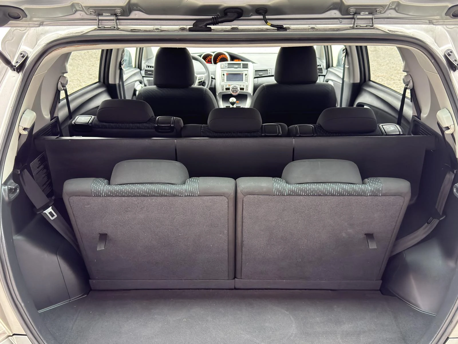 Toyota Verso  1.6 i 7места - изображение 9