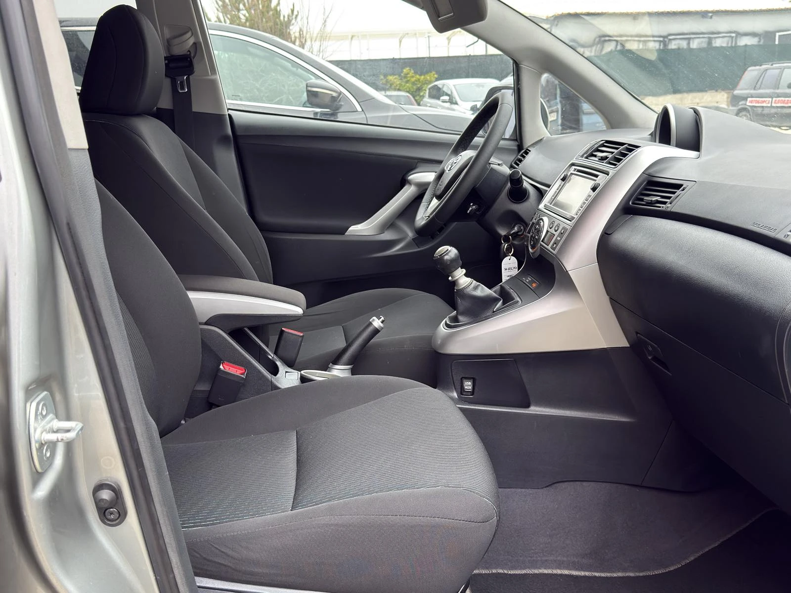 Toyota Verso  1.6 i 7����� | Mobile.bg � ����������� 13