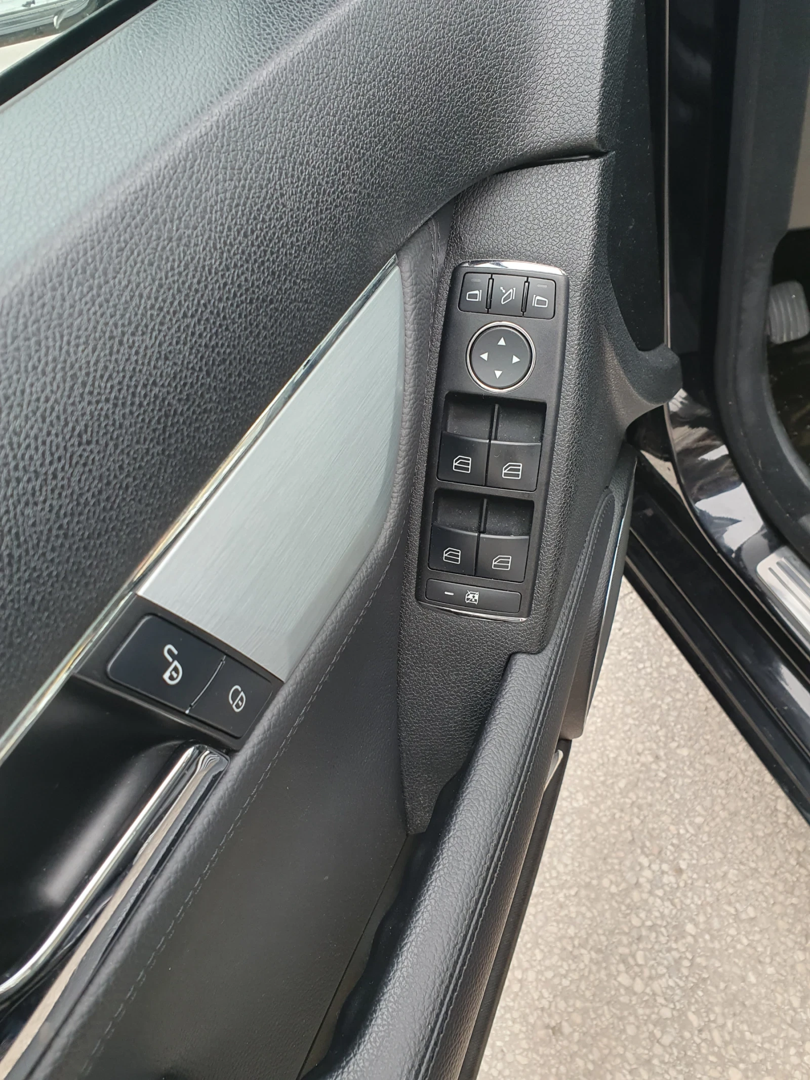 Mercedes-Benz C 220, снимка 11 - Автомобили и джипове - 53740953