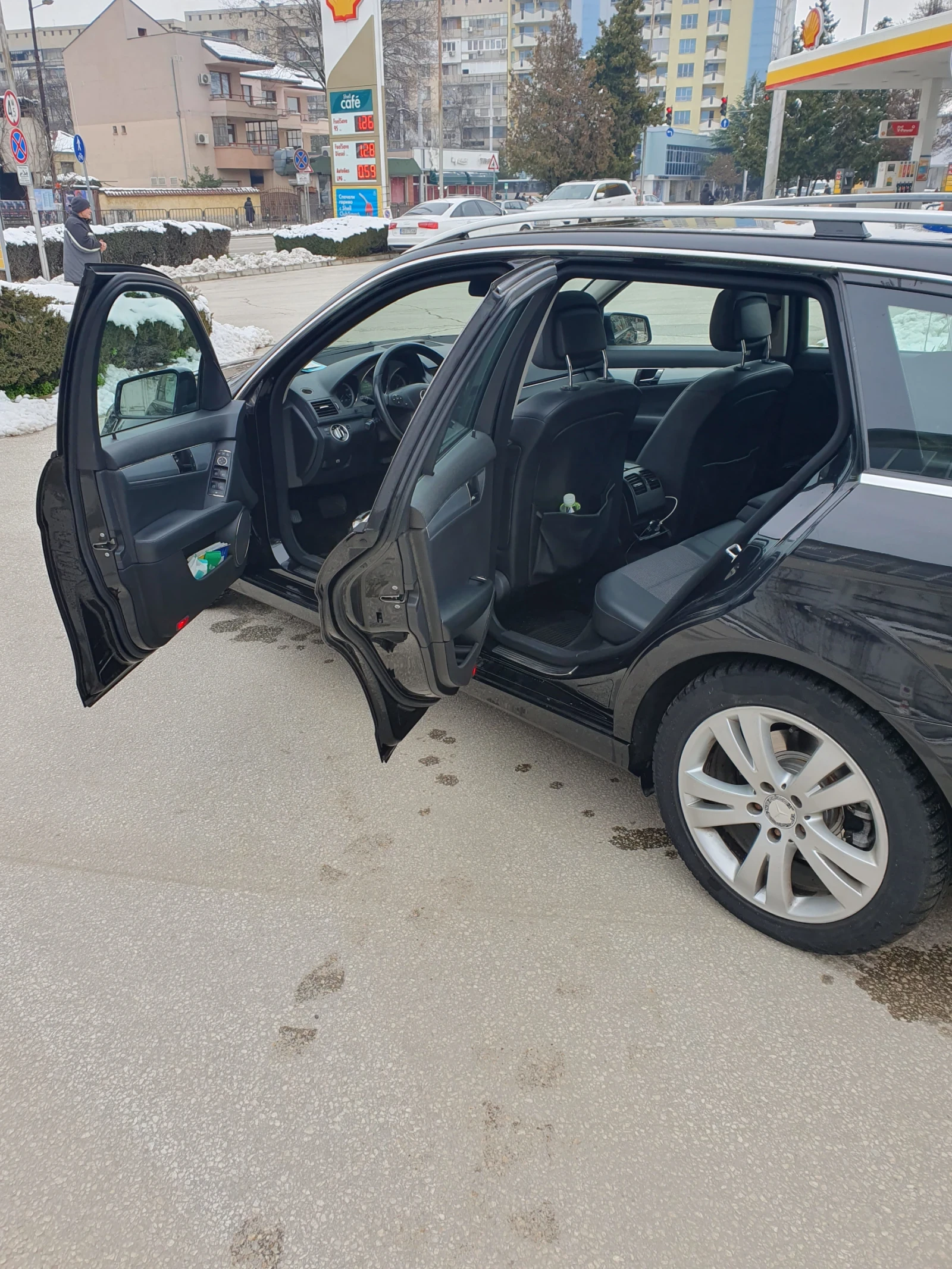 Mercedes-Benz C 220, снимка 14 - Автомобили и джипове - 53740953