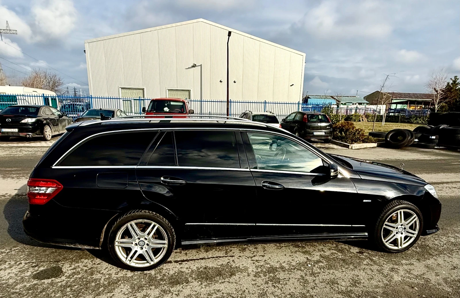 Mercedes-Benz E 350 CDI-AMG-FULL-3хDVD-МАСАЖ+ ОБДУХВАНЕ-KEYLESS GO - изображение 3