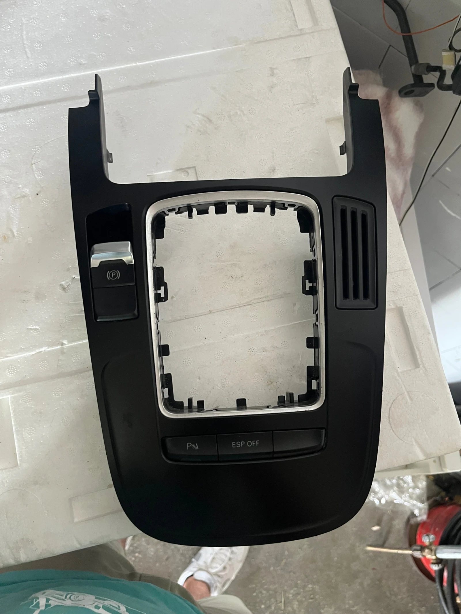 Audi A4 2.0 TDI, 6 степенна ръчна скоростна кутия., снимка 7 - Автомобили и джипове - 53496479