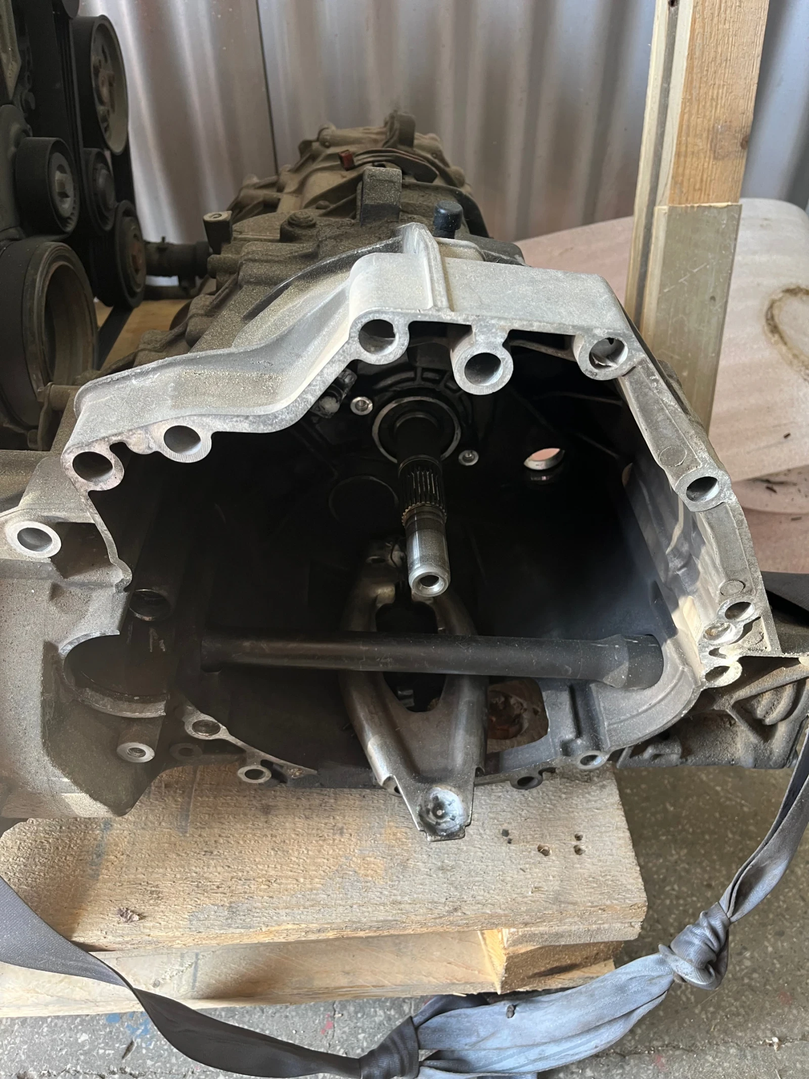 Audi A4 2.0 TDI, 6 степенна ръчна скоростна кутия., снимка 17 - Автомобили и джипове - 53496479