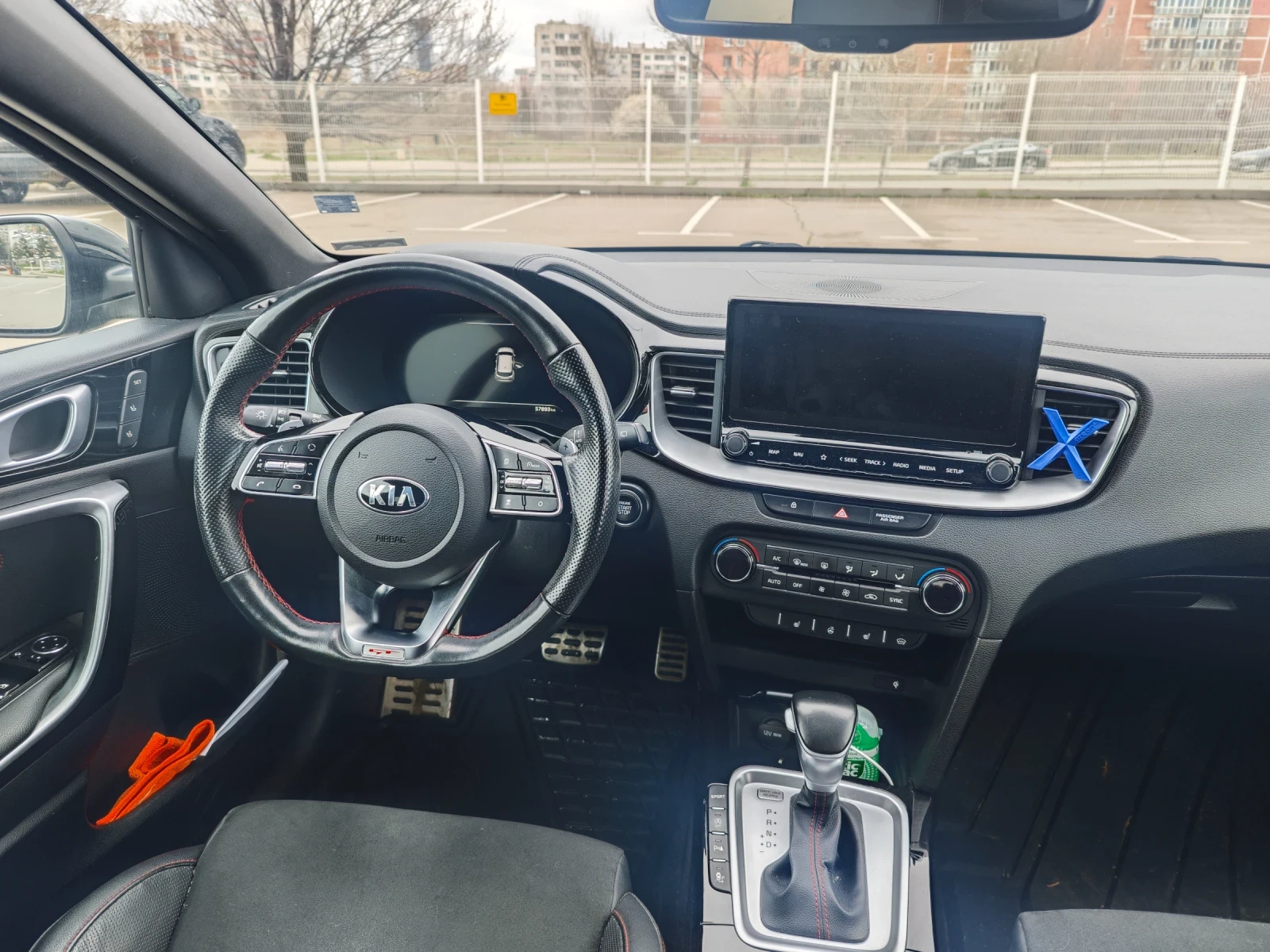 Kia Ceed 1.6 T-GDI GT, снимка 8 - Автомобили и джипове - 54026130