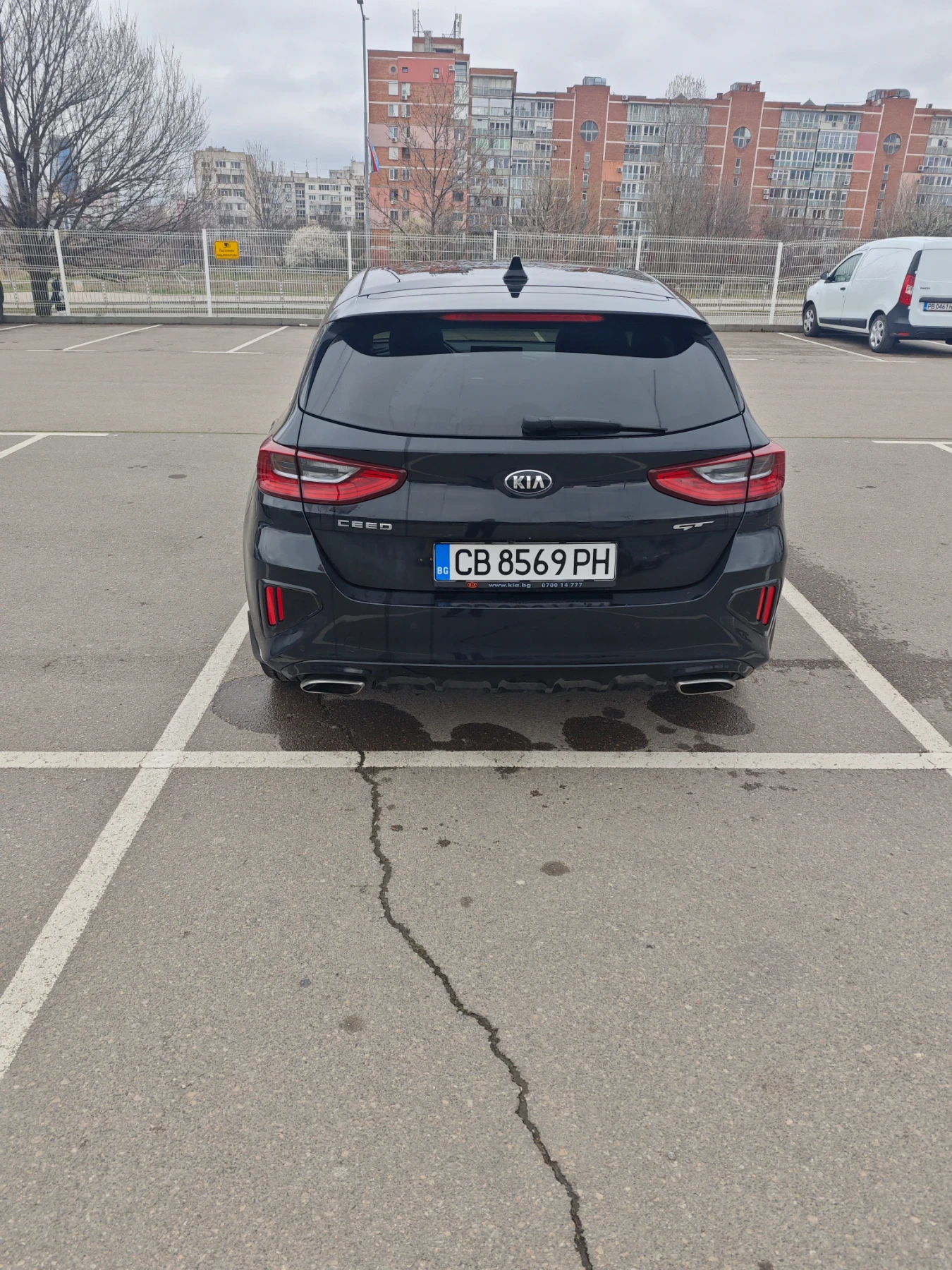 Kia Ceed 1.6 T-GDI GT, снимка 3 - Автомобили и джипове - 54026130