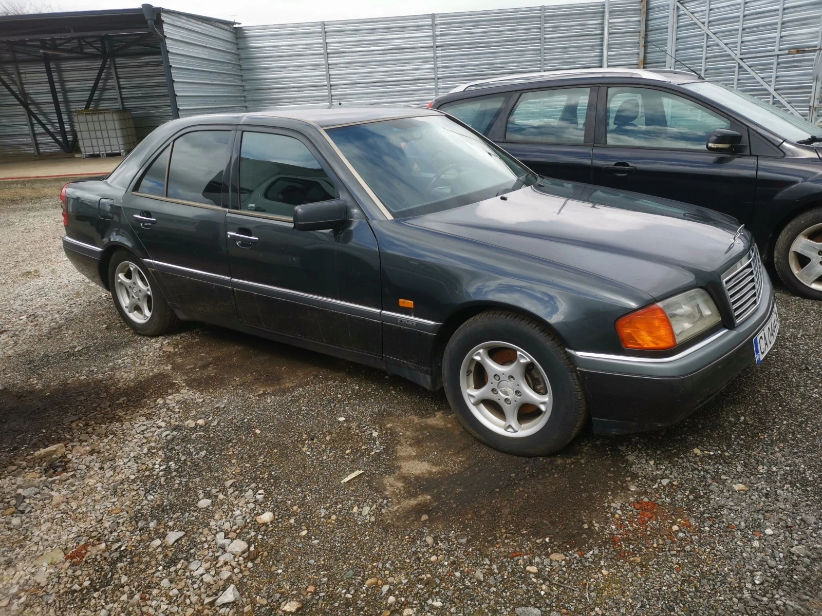 Mercedes-Benz C 180, снимка 3 - Автомобили и джипове - 54084230