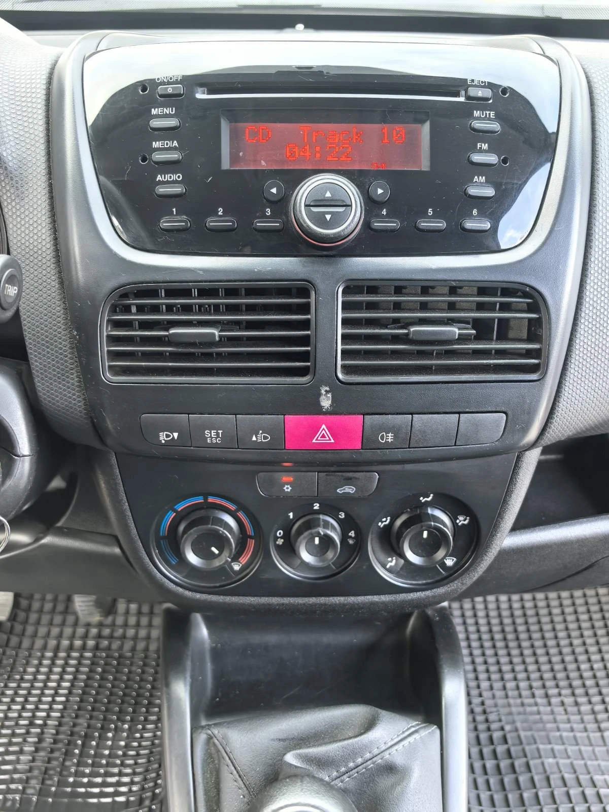 Fiat Doblo 1.3MJT MAXI/ОБСЛУЖЕН, снимка 14 - Автомобили и джипове - 54349845