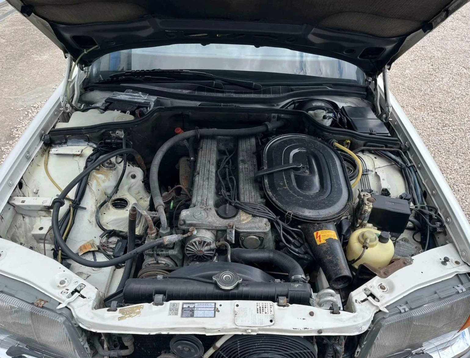 Mercedes-Benz 126 280SE, снимка 13 - Автомобили и джипове - 54978530