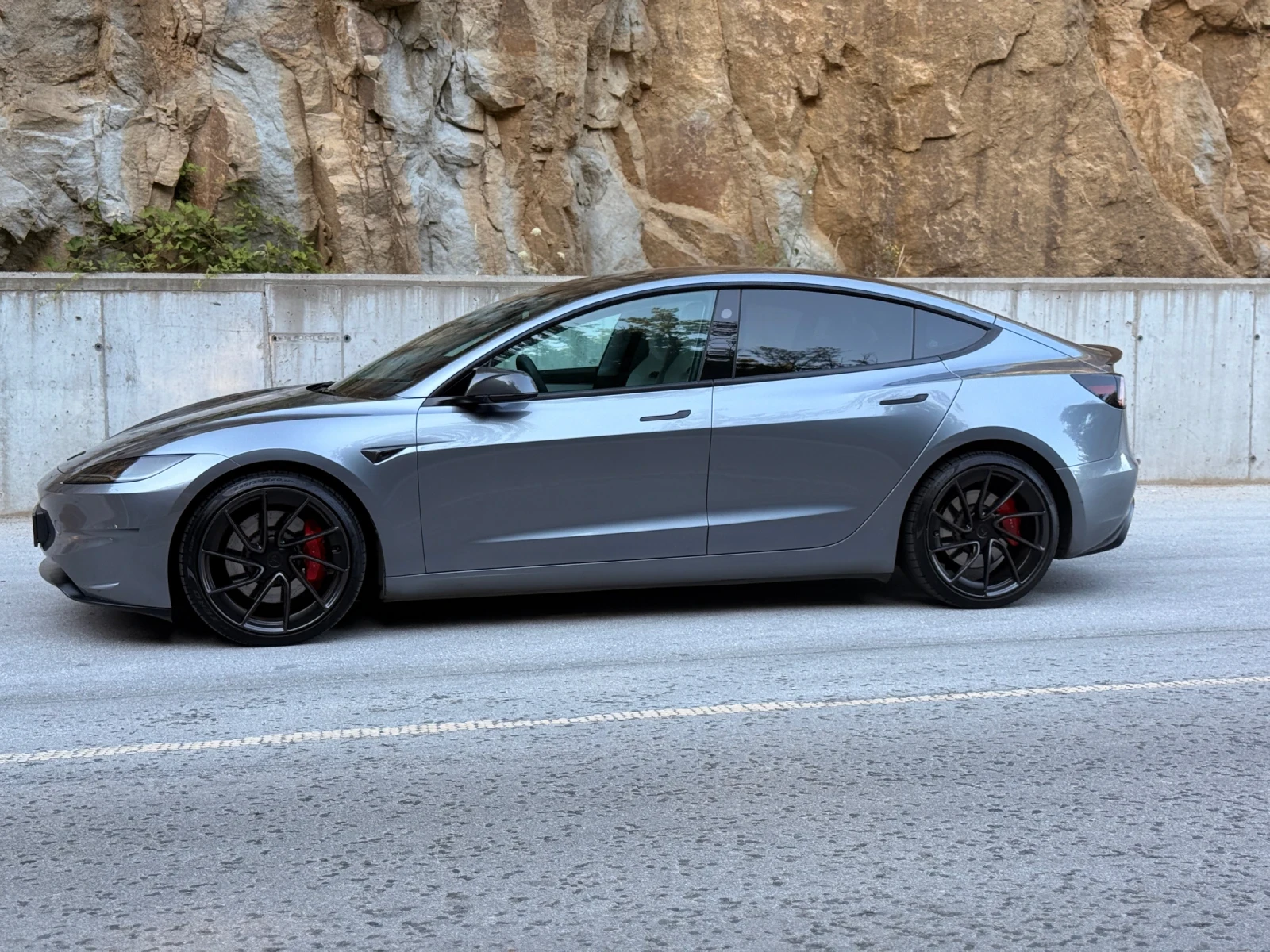 Tesla Model 3 Performance * Carplay * 2032 �������� | Mobile.bg � ����������� 3