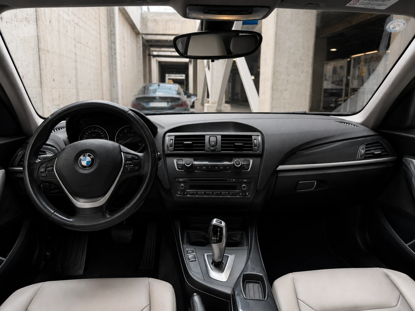 BMW 116 D /Facelift Sport/Comfort/ECO PRO Климатроник, снимка 12 - Автомобили и джипове - 55577295