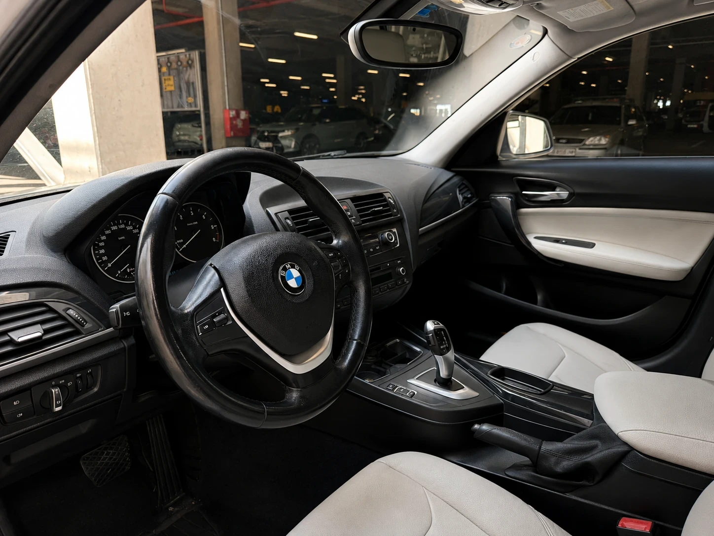 BMW 116 D /Facelift Sport/Comfort/ECO PRO Климатроник, снимка 8 - Автомобили и джипове - 55577295