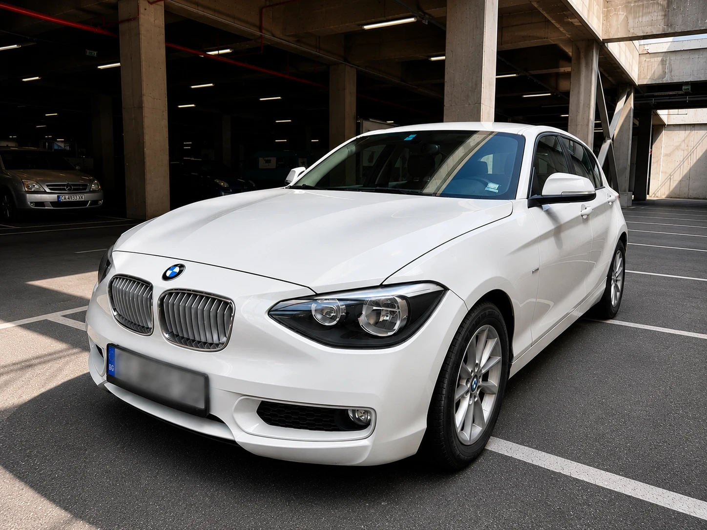 BMW 116 D /Facelift Sport/Comfort/ECO PRO Климатроник, снимка 2 - Автомобили и джипове - 55577295