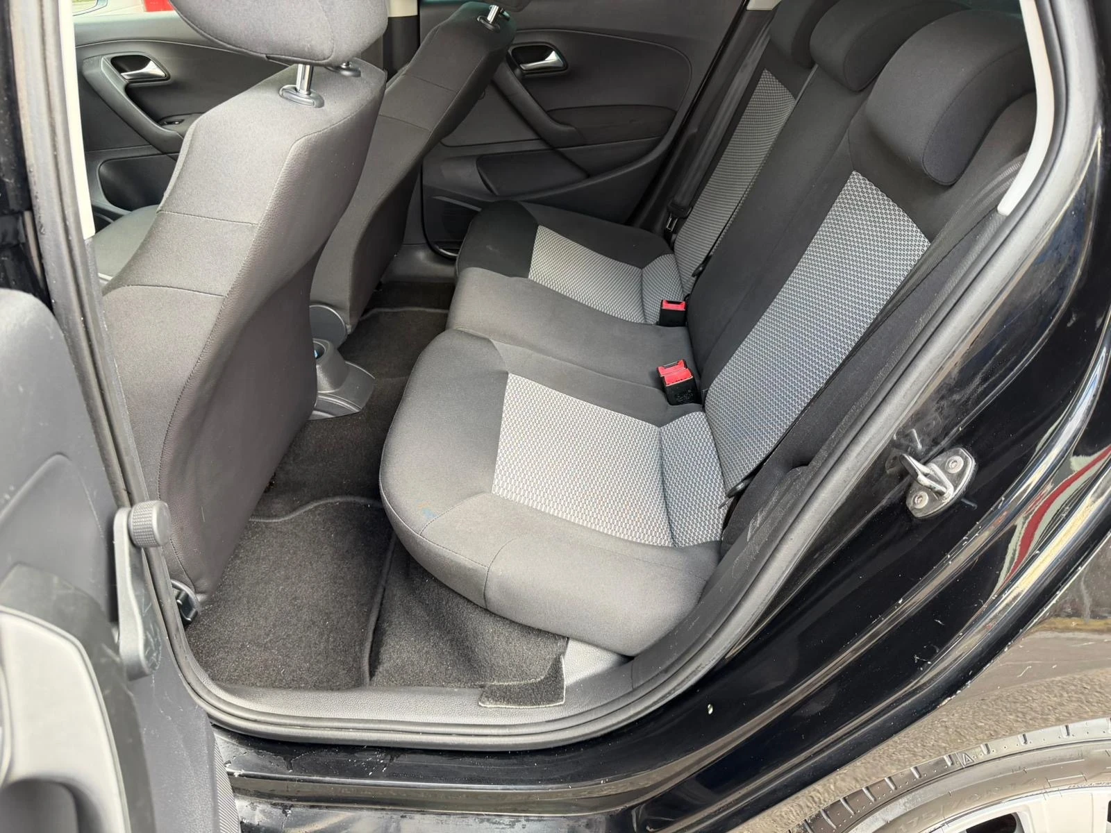 VW Polo 1.2I KLIMATIK EVRO 5B ЛИЗИНГ!!!, снимка 15 - Автомобили и джипове - 55867719