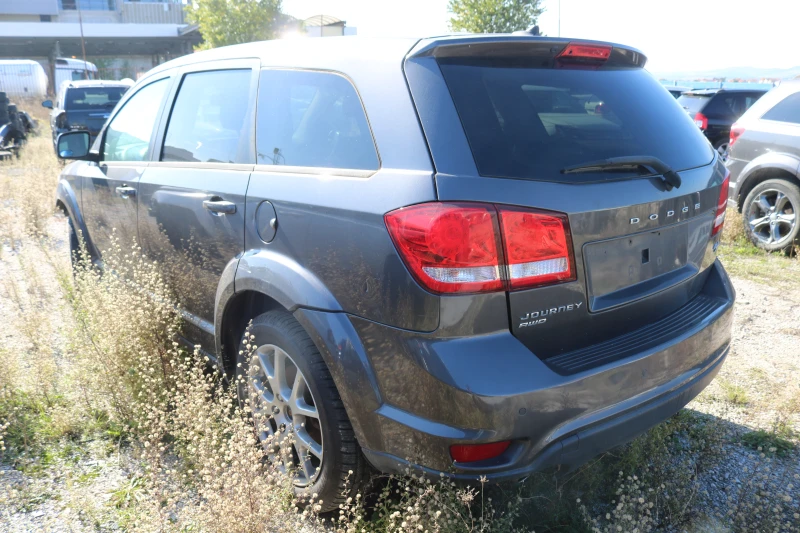 Dodge Journey 3.6 V6 4x4, снимка 8 - Автомобили и джипове - 48200931