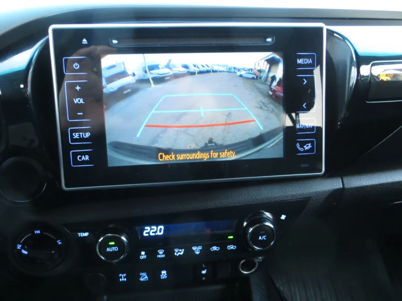 Toyota Hilux 2, 4, снимка 10 - Автомобили и джипове - 52738770