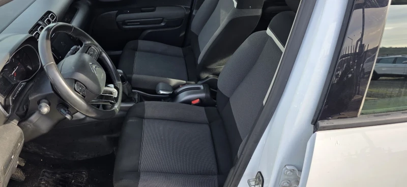 Citroen C3 Aircross 1.2 i Pure Tech /Navi /Led/110hp, снимка 11 - Автомобили и джипове - 52864453