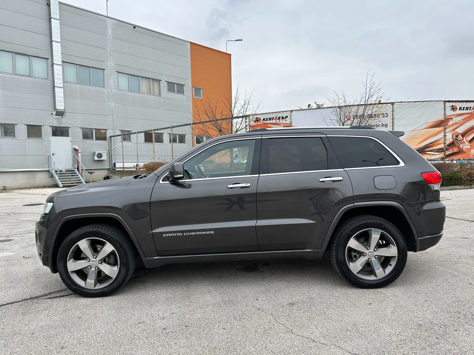 Jeep Grand cherokee 3.0CRDI Overland Всички Екстри!!! - изображение 2