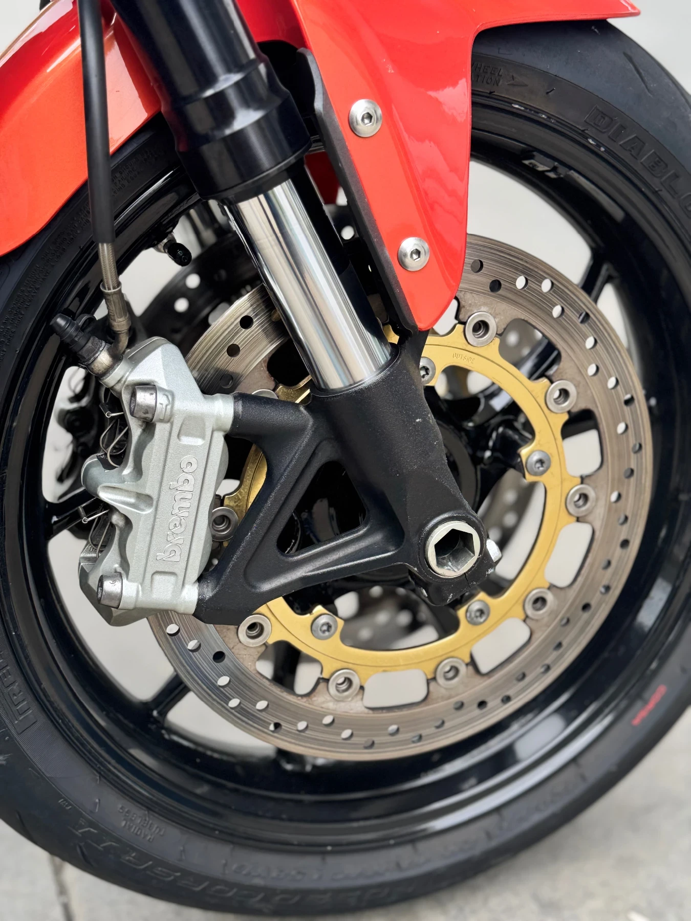 Triumph Speed Triple 1050 - изображение 8