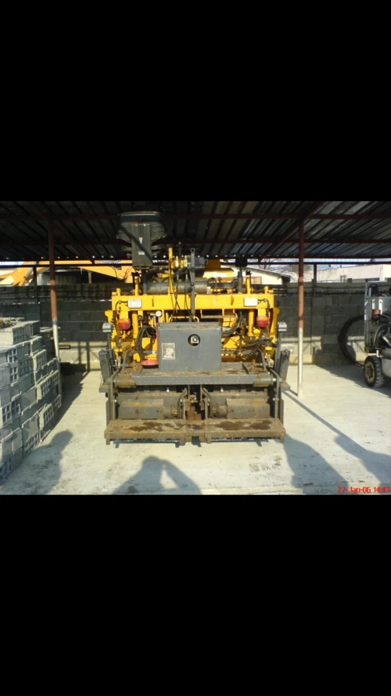 Асфалтополагаща машина Друга марка  Demag DF 60, снимка 2 - Индустриална техника - 53024660