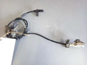 Абс датчик заден ляв Пежо 5008 1.6хди (б)