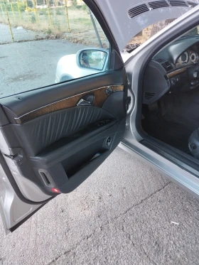 Mercedes-Benz E 320 CDI/ПЕРФЕКТНА, снимка 11