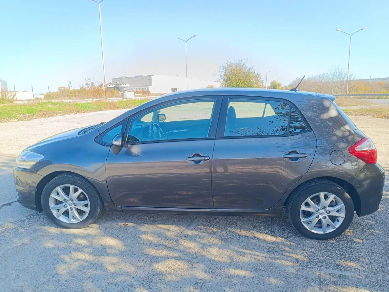 Toyota Auris, снимка 4 - Автомобили и джипове - 47034571