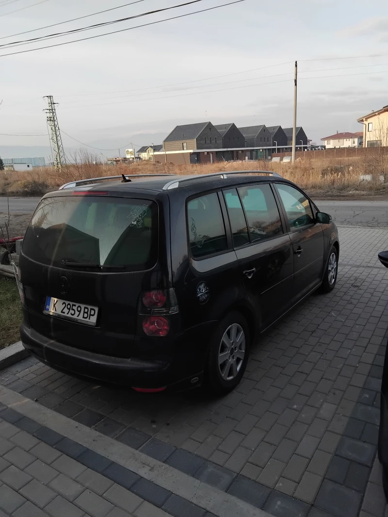 VW Touran, снимка 6 - Автомобили и джипове - 49172087