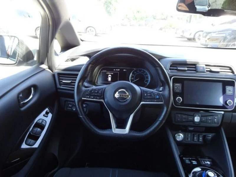 Nissan Leaf   e+ N-Connecta 62kWh Navi CarPlay, снимка 5 - Автомобили и джипове - 52300754