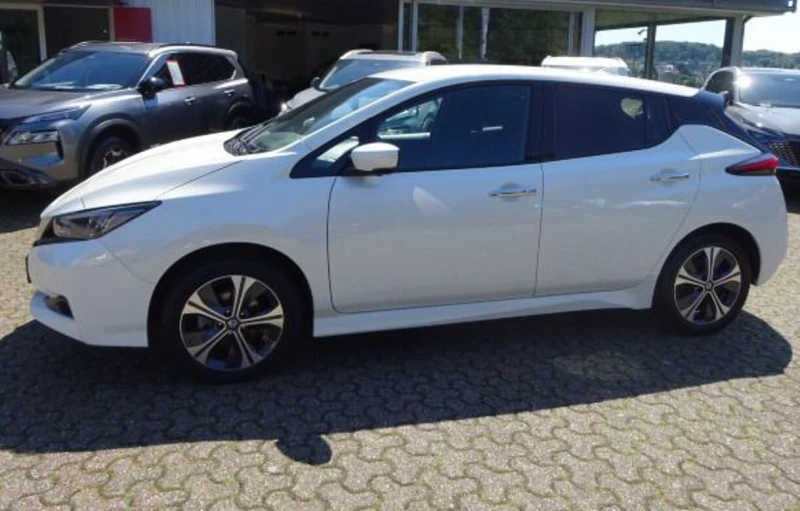 Nissan Leaf   e+ N-Connecta 62kWh Navi CarPlay, снимка 3 - Автомобили и джипове - 52300754