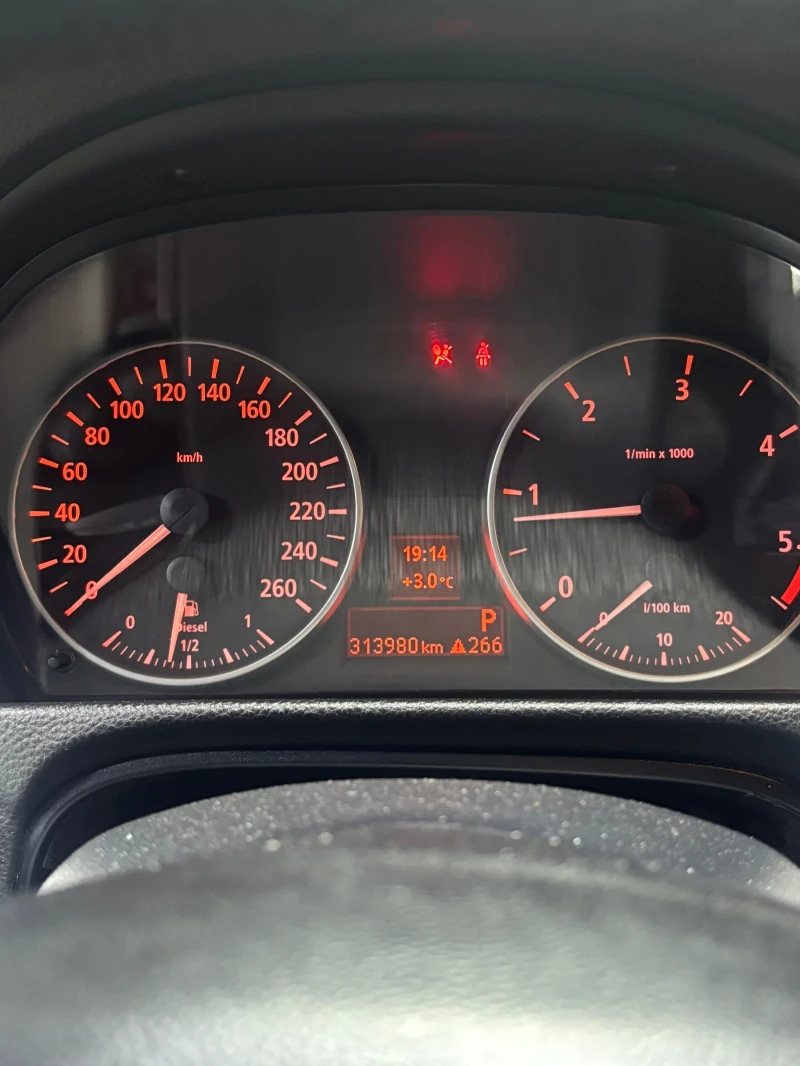 BMW 320, снимка 10 - Автомобили и джипове - 52566310