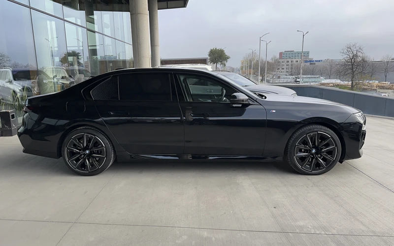 BMW 740 d xDrive M Sport Pro, снимка 3 - Автомобили и джипове - 52626053