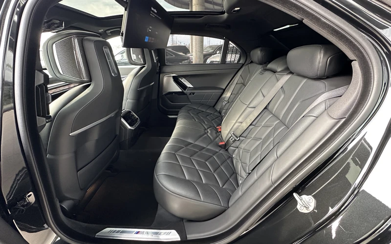 BMW 740 d xDrive M Sport Pro, снимка 7 - Автомобили и джипове - 52626053