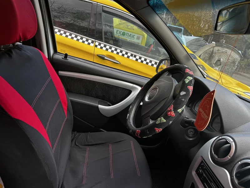Dacia Sandero, снимка 3 - Автомобили и джипове - 53035934