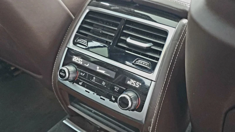 BMW 730 M pack* Digital* Bowers i Wilkins* Full, снимка 10 - Автомобили и джипове - 53361238