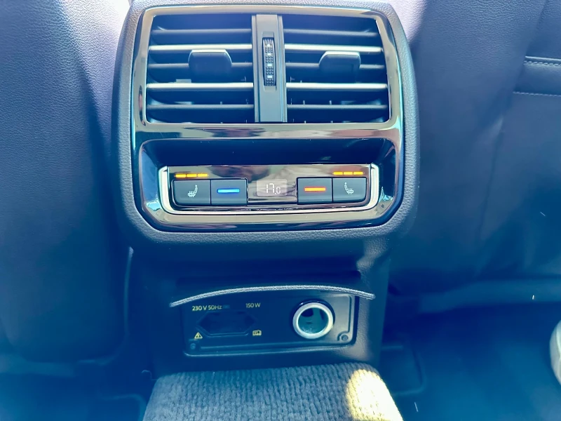 VW Passat 2.0 TDI Digital 4Motion Highline 360, снимка 16 - Автомобили и джипове - 53406685