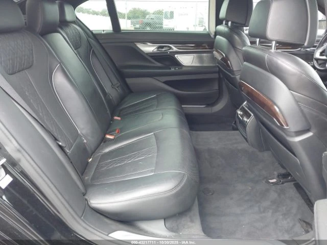 BMW 750 i xDrive * M Pack * PANO * .  *  | Mobile.bg   8