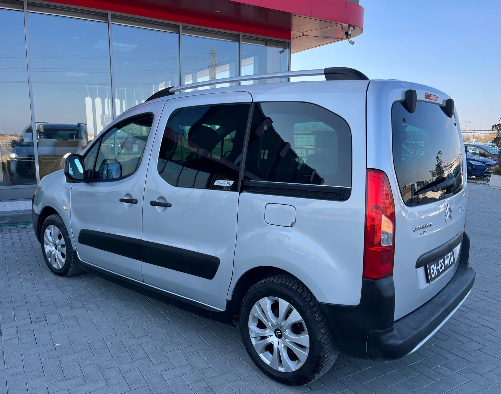 Citroen Berlingo 1.6HDI XTR TV/USB/AUX - изображение 4