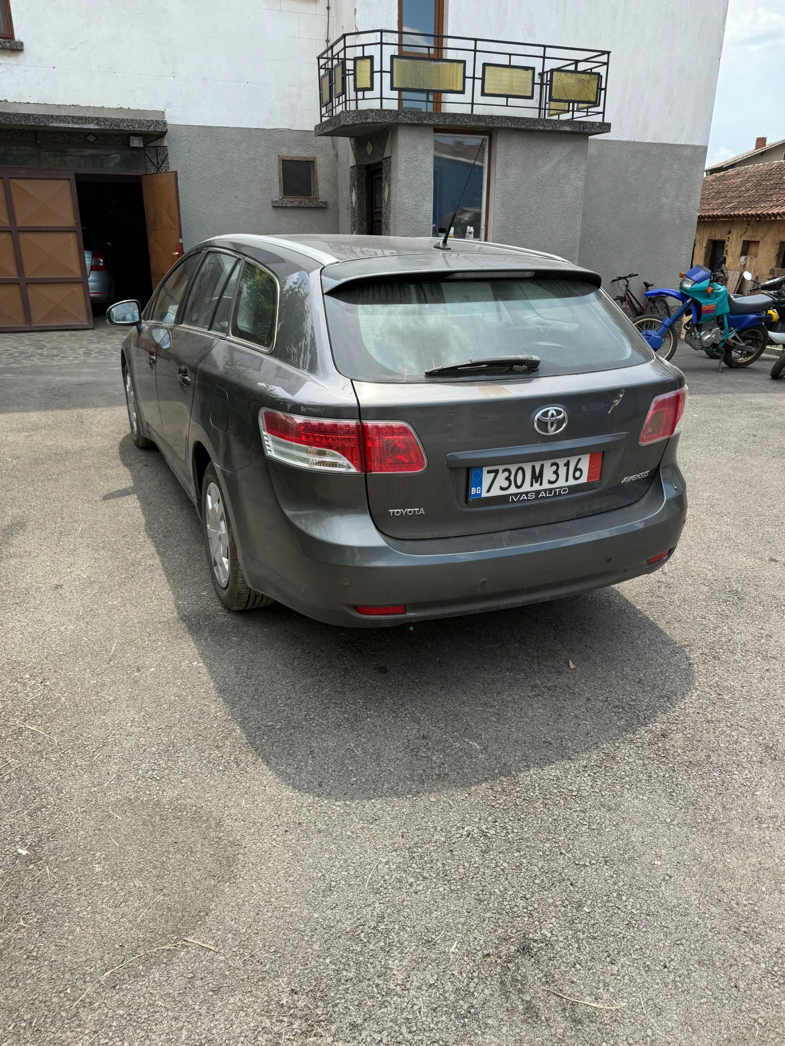 Toyota Avensis Комби - изображение 6