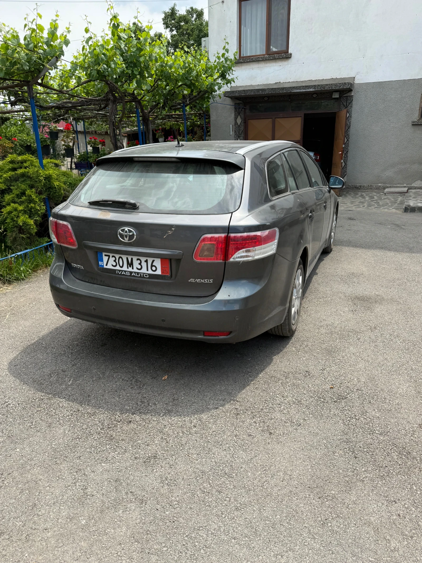 Toyota Avensis Комби - изображение 5