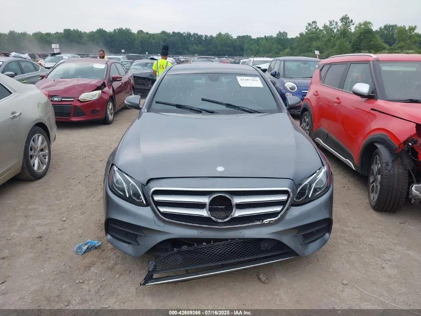 Mercedes-Benz E 300 4MATIC BURMESTER/ПОДГРЕВИ/ДВОЙНА ПАНОРАМА/КОЖА - изображение 2