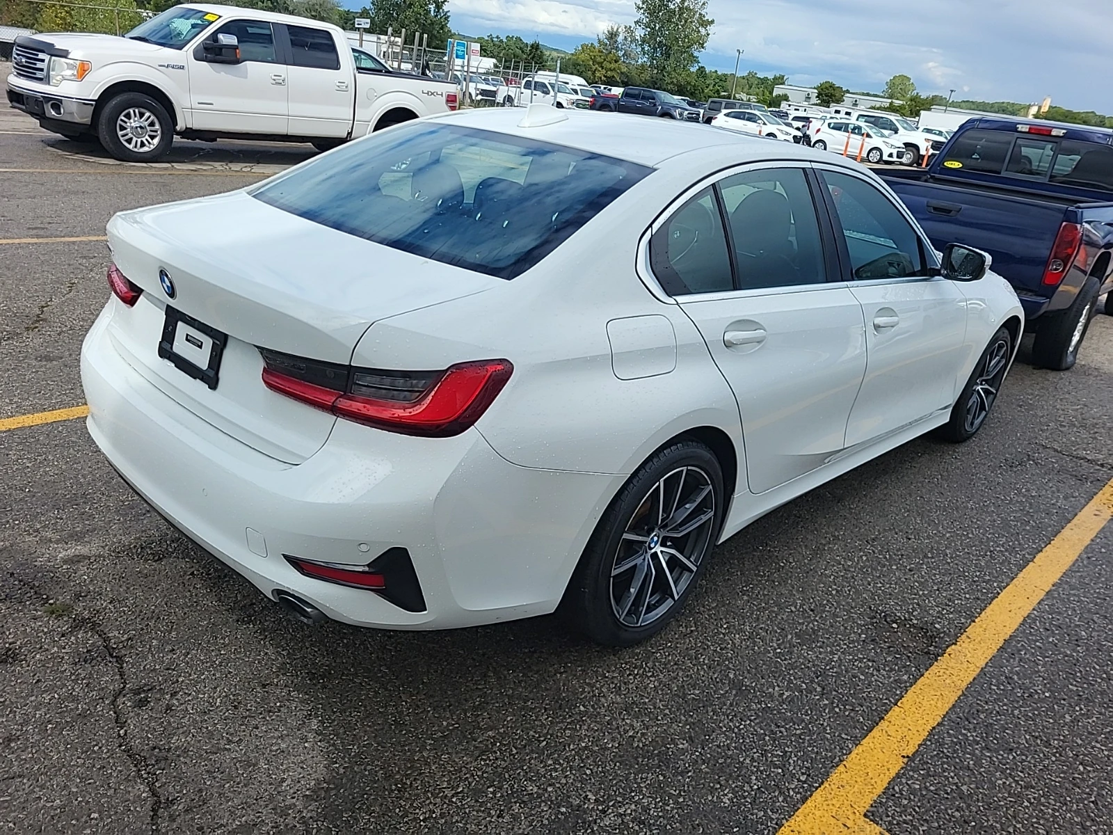 BMW 330 * 330I XDRIVE* * АВТОКРЕДИТ* * ЦЕНА ДО БЪЛГАРИЯ*  - изображение 3