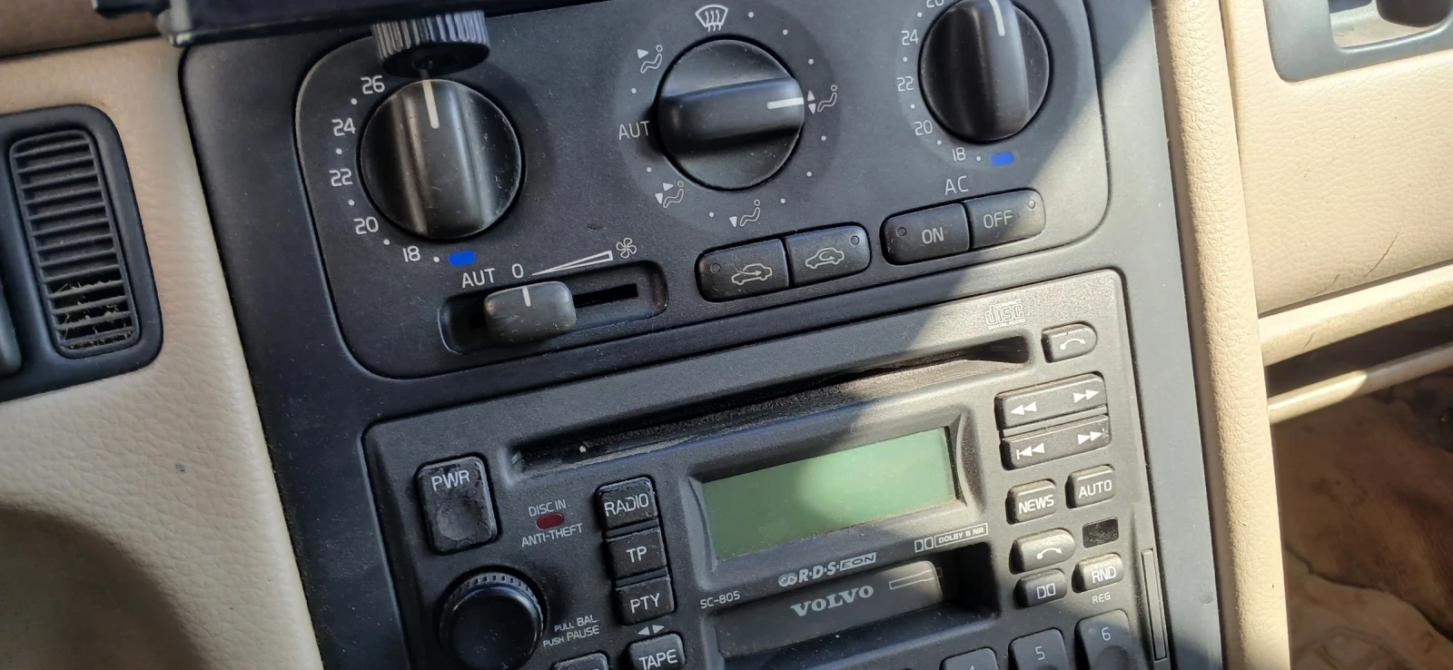 Volvo V70 V70  2.5i, снимка 13 - Автомобили и джипове - 53770188