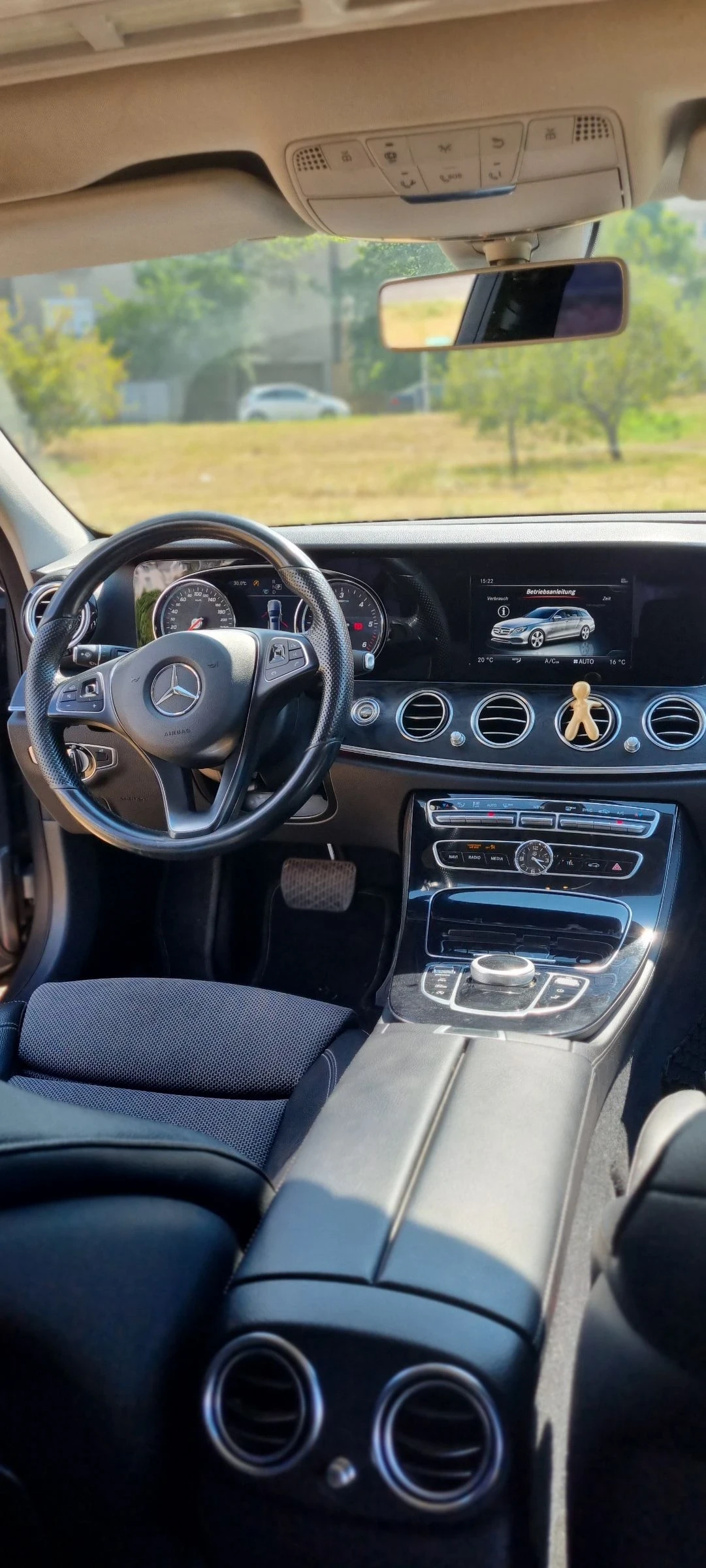 Mercedes-Benz E 220 E220, снимка 9 - Автомобили и джипове - 53896158